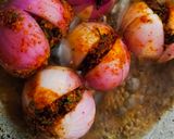 ભરેલી ડુંગળી નું સાક(bhreli dungri nu saak recipe in Gujarati) રેસીપી સ્ટેપ3ફોટો