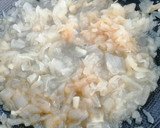 Foto del paso 2 de la receta: Colitas de rape con langostinos y almejas
