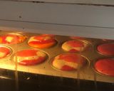 A picture of step 6 of Multicolor cupcakes.