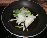 Foto del paso 1 de la receta: Calamares salteados con verduras