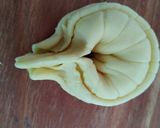 A picture of step 4 of Diya gujiya.