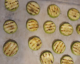 Foto del paso 2 de la receta: "Pizzas" de calabacín