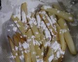 પેરી પેરી પોટેટો ફ્રાયીસ (Peri Peri Potato Fries Recipe In Gujarati) રેસીપી સ્ટેપ3ફોટો
