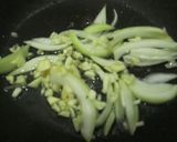 Foto langkah ke 2 dari resep Cumi Lombok Ijo Saus Tiram.