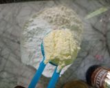 A picture of step 1 of Gireba cookies.