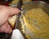 Foto del paso 3 de la receta: Cachapa con Queso