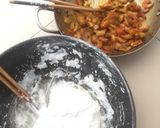 Hình bước làm 1 của món Bánh bột lọc lá chuối
