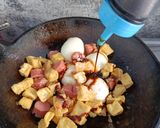 Foto langkah ke 5 dari resep Nasi Bakmoy Tahu Sosis.