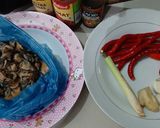 Foto langkah ke 1 dari resep Kerang Saus Padang.