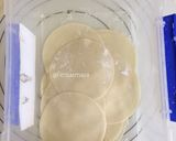 Foto langkah ke 4 dari resep Homemade Dumpling Wrappers.