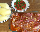 Foto del paso 2 de la receta: Chuletas de aguja de cerdo en adobo