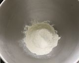 Une image de l'étape 1 de Pâte brisée à la crème fraîche et manzanilla.