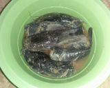 Foto langkah ke 1 dari resep Mangut Ikan Lele Kuah Kemangi Pedas.