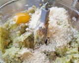 Foto del passaggio 2 della ricetta Ciambelle di pollo e broccoli 🍗🥦