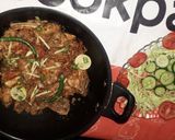 A picture of step 6 of Chicken khra masala koyla karahi.