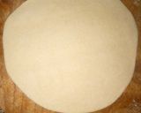 A picture of step 1 of Anda paratha.