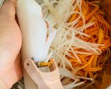 Hình bước làm 1 của món Gỏi cà rốt củ cải trắng trộn dầu dấm