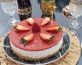 صورة لخطوة 1 من وصفة تشيز كيك بالفراولة 🍰 بكريمة أقتصادية
