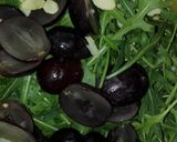 Sałatka z rukolą i  wionogronem krok przepisu 4 zdjęcie