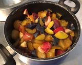 Une image de l'étape 5 de Compote aux fruits du jardin (pommes,pêches blanches,prunes d ente et quetsches).
