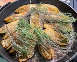 Une image de l'étape 8 de Endives braisées au bouillon de gambas, thym frais et jambon cru.