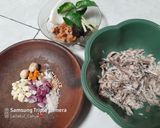 Foto langkah ke 1 dari resep Serundeng Pindang Tongkol.