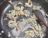 Foto del paso 3 de la receta: Espaguetis a la Florentina con champiñones y Langostinos