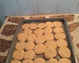 Foto del paso 11 de la receta: Alfajores de chocolate blanco rellenos con dulce de membrillo
