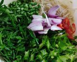 Gambar langkah 4 resipi Kerabu Taugeh Kacang Panjang.