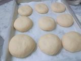 القرص الطرية باللبن الرائب بحشوات مختلفة 🍞