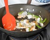 รูปขั้นตอนการทำที่ 4 ของ "ข้าวไข่ข้นกุ้งผัดพริก" ด้วยข้าวญี่ปุ่นโนริตาเกะ