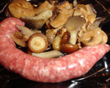 Foto del paso 1 de la receta: Butifarra con setas al horno