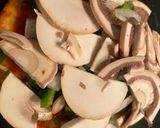รูปขั้นตอนการทำที่ 2 ของ Veggie Pizza Mushroom