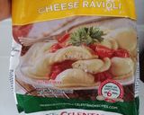 Foto del paso 1 de la receta: Ravioles de Mozzarella con Salsa de Alfredo de Camarón
