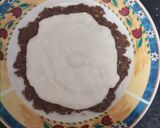 Foto langkah ke 4 dari resep Chocolate Fruit Pizza.