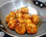 A picture of step 4 of Chowmin veg manchurian and fried rice.