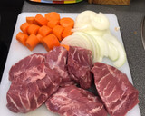 Foto del paso 1 de la receta: Perrito de carrilleras y encurtidos 🤩🤩🤩