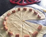Une image de l'étape 1 de Minis croissants aux knacks apéritifs.