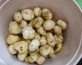 रोस्टेड मखाने (Roasted Makhane recipe in Hindi) रेसिपी चरण 4 फोटो