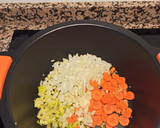 Foto del paso 1 de la receta: Albóndigas de merluza en salsa jardinera