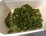 Une image de l'étape 3 de Poivrons verts grillés aux épices marocaines.