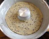 Foto del paso 5 de la receta Bizcocho de sésamo blanco y negro con crujiente azucarado de frutos secos
