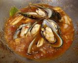 Foto langkah ke 3 dari resep 156.Kerang hijau Saos padang.
