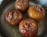 Φωτογραφία βήματος 2 της συνταγής 🍎 Μήλα ψητά γεμιστά στον φούρνο βούτυρο καρύδια βρώμη μέλι κανέλα και μοσχοκάρυδο