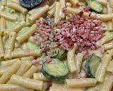 Foto del passaggio 7 della ricetta Maccheroni crema di zucchine e speck