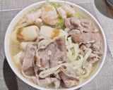 A picture of step 1 of Udon Noodle with Beef.