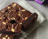 Foto langkah ke 7 dari resep Cadburry Almond Fudge Brownies.