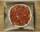 Zöldséges szalámis pizza recept fázis 5 fotója