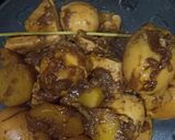 Foto langkah ke 4 dari resep Semur telur, tahu, kentang.