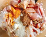 Hình bước làm 1 của món Gà Rô Ti (Gà Quay Bằng Chảo)